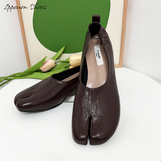 IPPEUM Women's Vintage Tabi Shoes, Tabis Loafers, Pumps Shoes ,Split Toe Ballet Flats