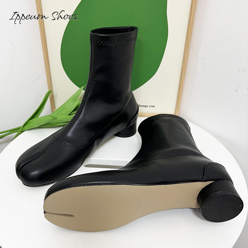 IPPEUM Tabi Ankle Boots Black