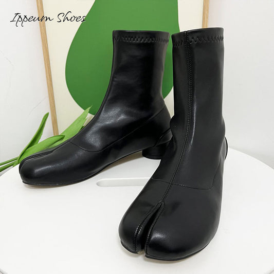 IPPEUM Tabi Ankle Boots Black