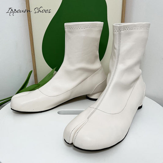IPPEUM Tabi Ankle Boots White